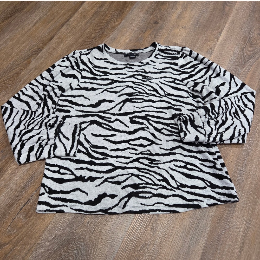 Social Standard by Sanctuary Womens XL Animal Print Long Sleeve Crew Neck Top
